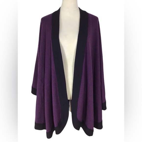 Bloomingdale’s Fine Merino Wool Made In Italy Open Front Poncho Shawl On… - Picture 2 of 9